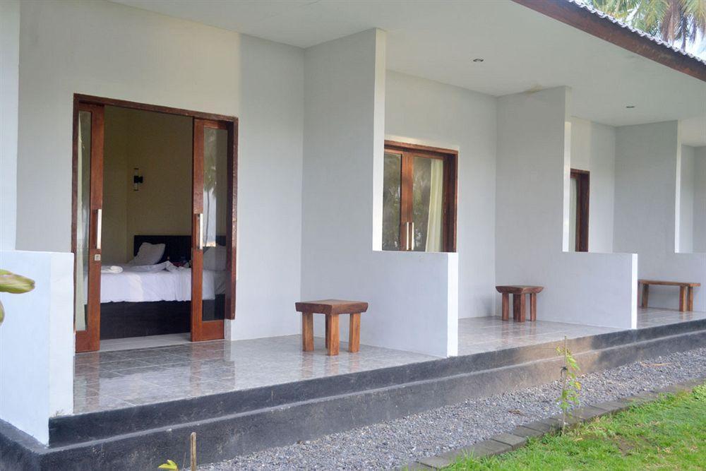 Gondang Beach Hotel Gili Trawangan Bagian luar foto