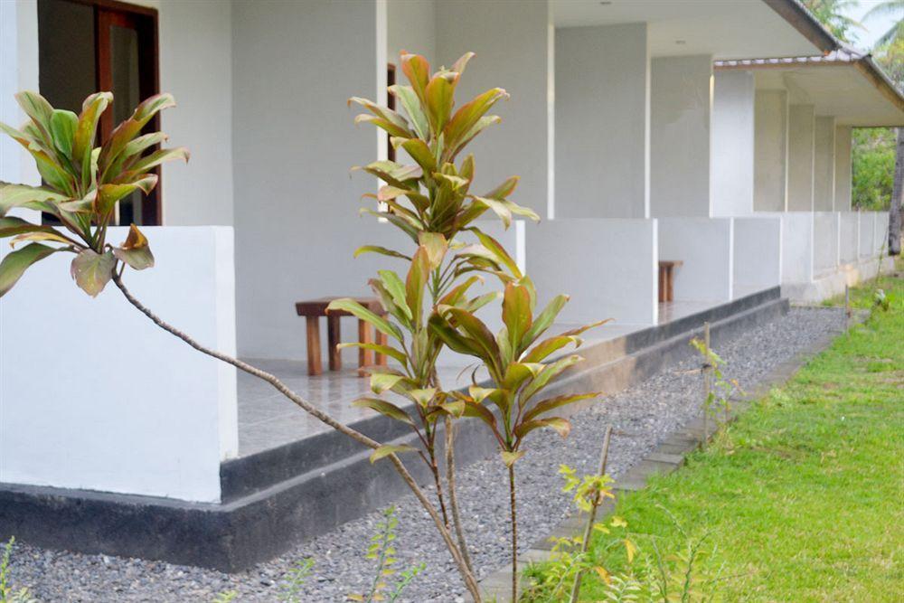 Gondang Beach Hotel Gili Trawangan Bagian luar foto